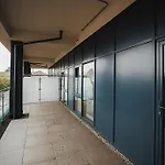 公寓 Spacious 2 Bed Centre - Balcony, Free Parking & Darts *