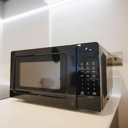 Διαμέρισμα 2 Bed Leeds Centre - Private Balcony, Free Parking & Darts *