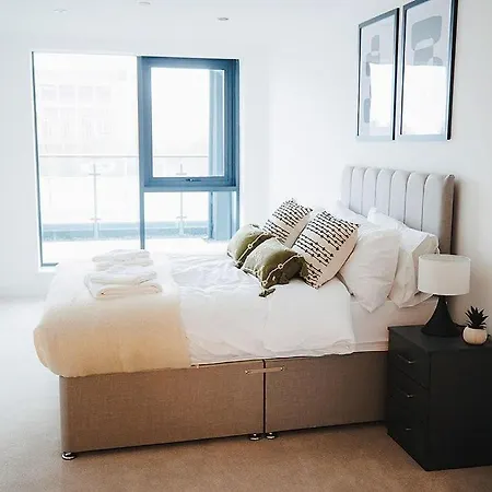 Apartamento Spacious 2 Bed Centre - Balcony, Free Parking&darts