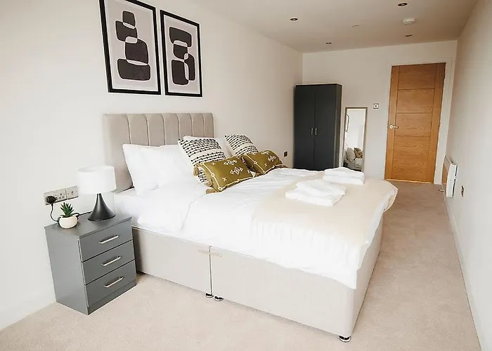 Spacious 2 Bed Centre - Balcony, Free Parking&darts Apartamento Leeds (West Yorkshire)